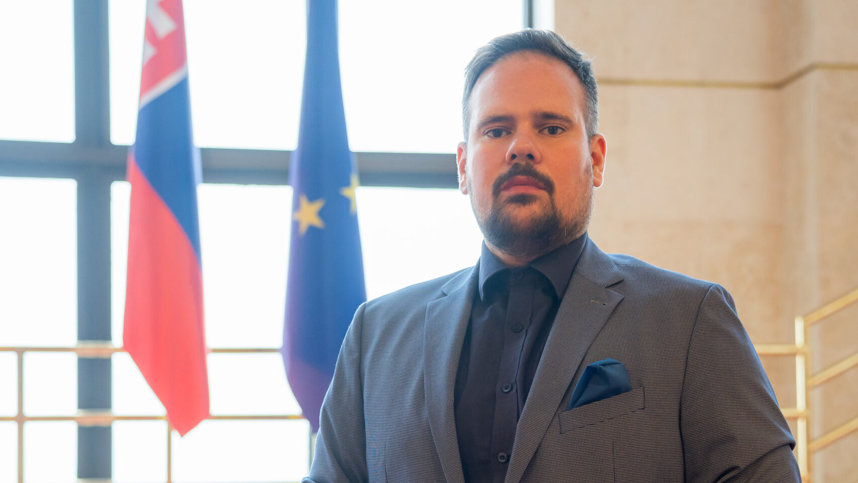 Dustin Razsi Raši objednáva pre obce kamery za 20 miliónov, ktoré nebude mať kto ...