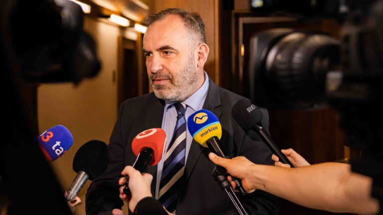 Fico sa pri podiele ČEZu o najnižšiu cenu ani len nepokúša