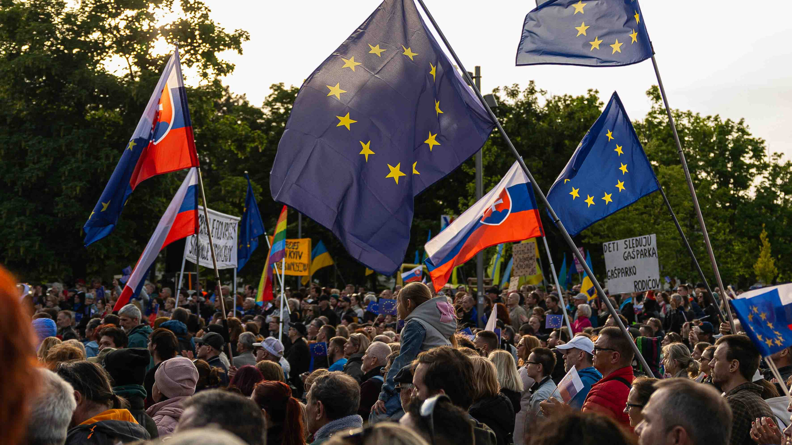 Newsletter: Hanba a zrada národných záujmov od premiéra vojny Fica