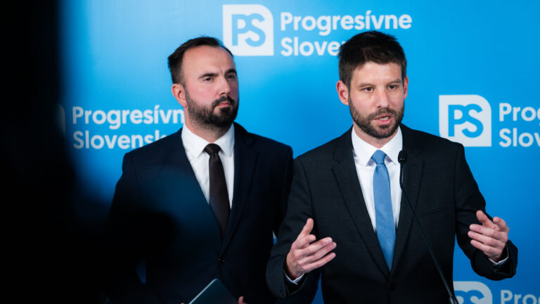 Šimečka vyzval Fica, aby sa ospravedlnil za transakčnú daň a zrušil ju okamžite