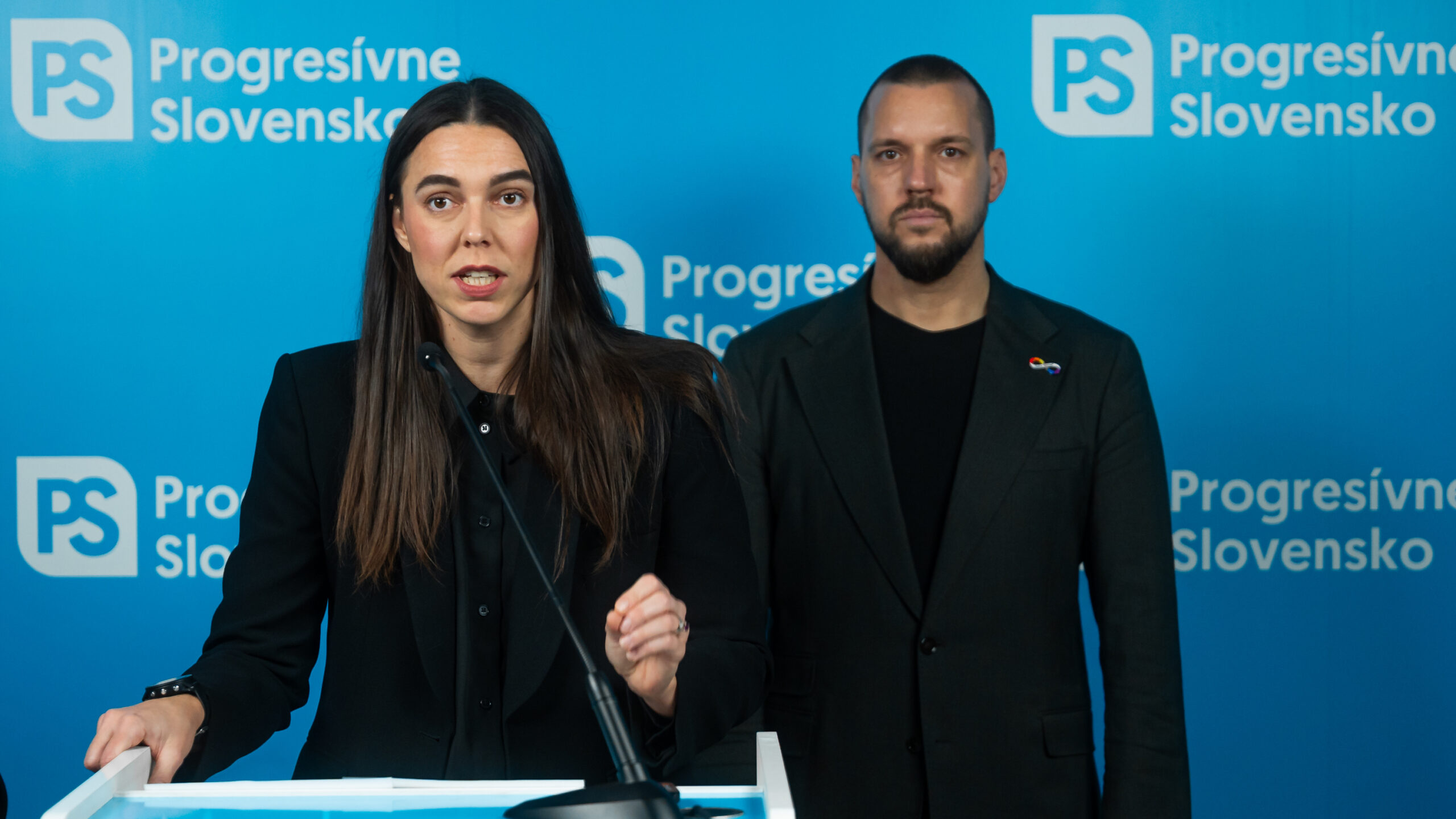 Taraba ohrozuje stovky miliónov eur a pomáha oligarchom. Zvolávame mimoriadny výbor