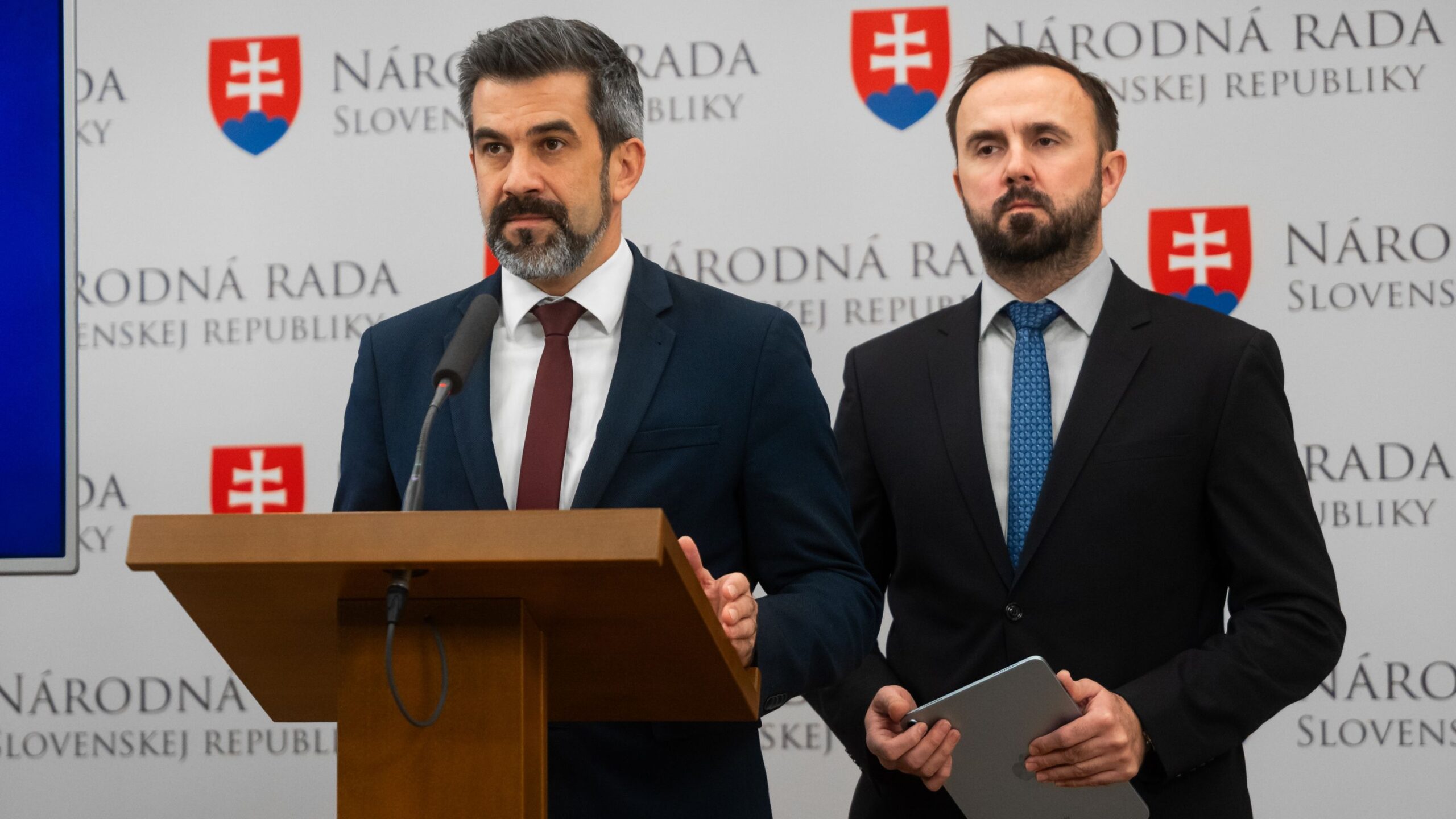 PPP projekt na opravu mostov z dielne ministerstva dopravy je predražená, polovičatá pasca 