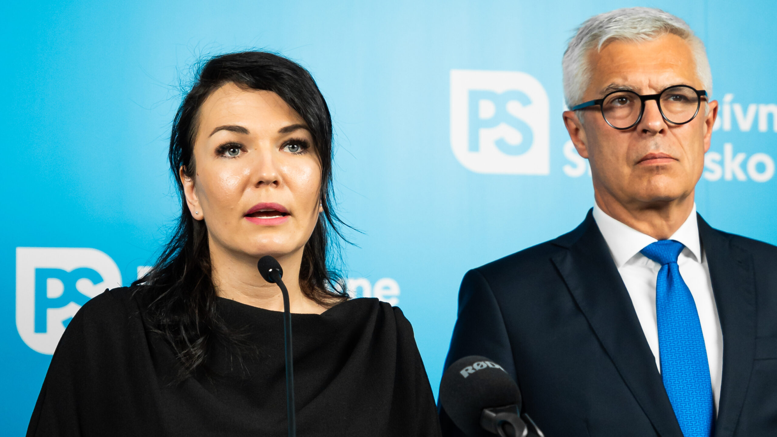 Fico lieta tryskáčom na oslavy, kým ľudia čakajú na pomoc. Zaplatiť by mal z vlastného vrecka