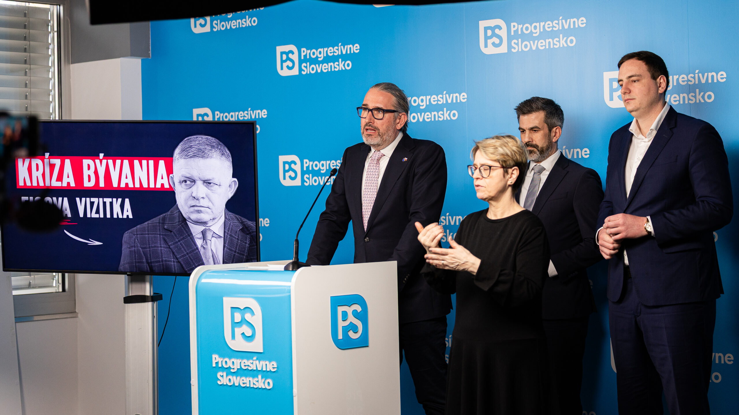 Fico po 15 rokoch zistil, že bývanie na Slovensku je problém, riešenia však stále nemá