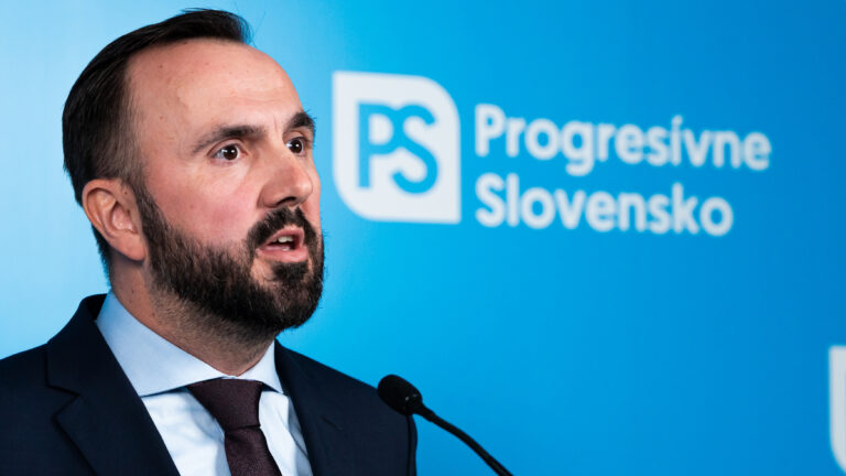 Doba Kamenická pokračuje aj po prázdninách, naša ekonomika naďalej padá