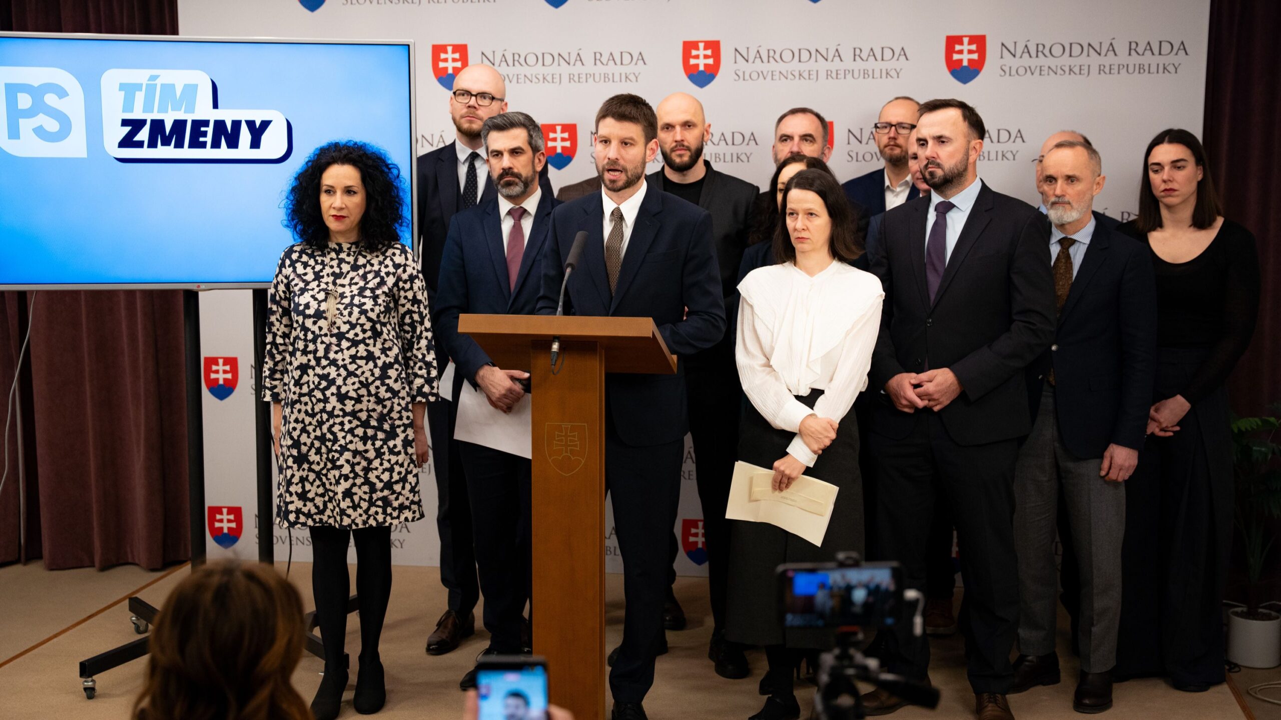 Ficova vláda tento týždeň zlyhala na plnej čiare