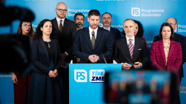 Koalícia opäť neprináša nič pre ľudí, rieši len Tarabu a svoje hádky