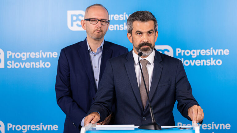 Ruskí hackeri útočia na kritickú infraštruktúru, PS vyzýva Fica na návrat z dovolenky