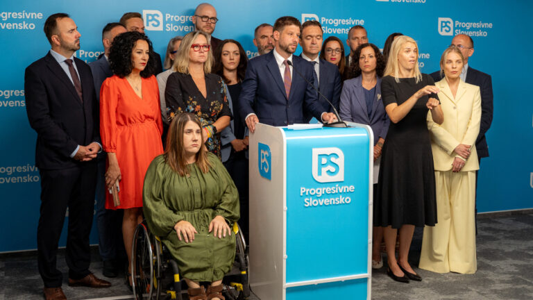 Slovensko po 15 rokoch Ficových vlád pustne a ľudia chudobnejú