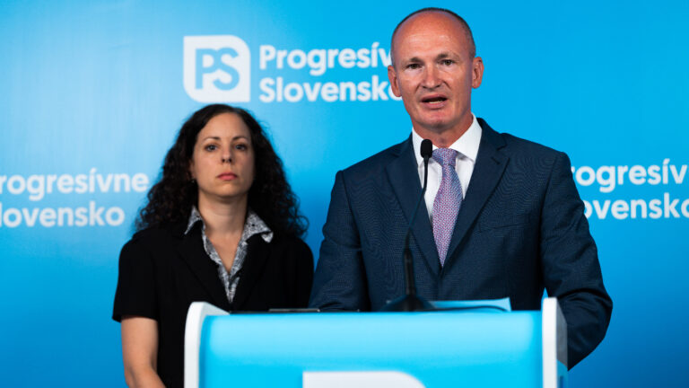 Prečo minister Takáč poľnohospodárom neposkytne sľúbené peniaze?