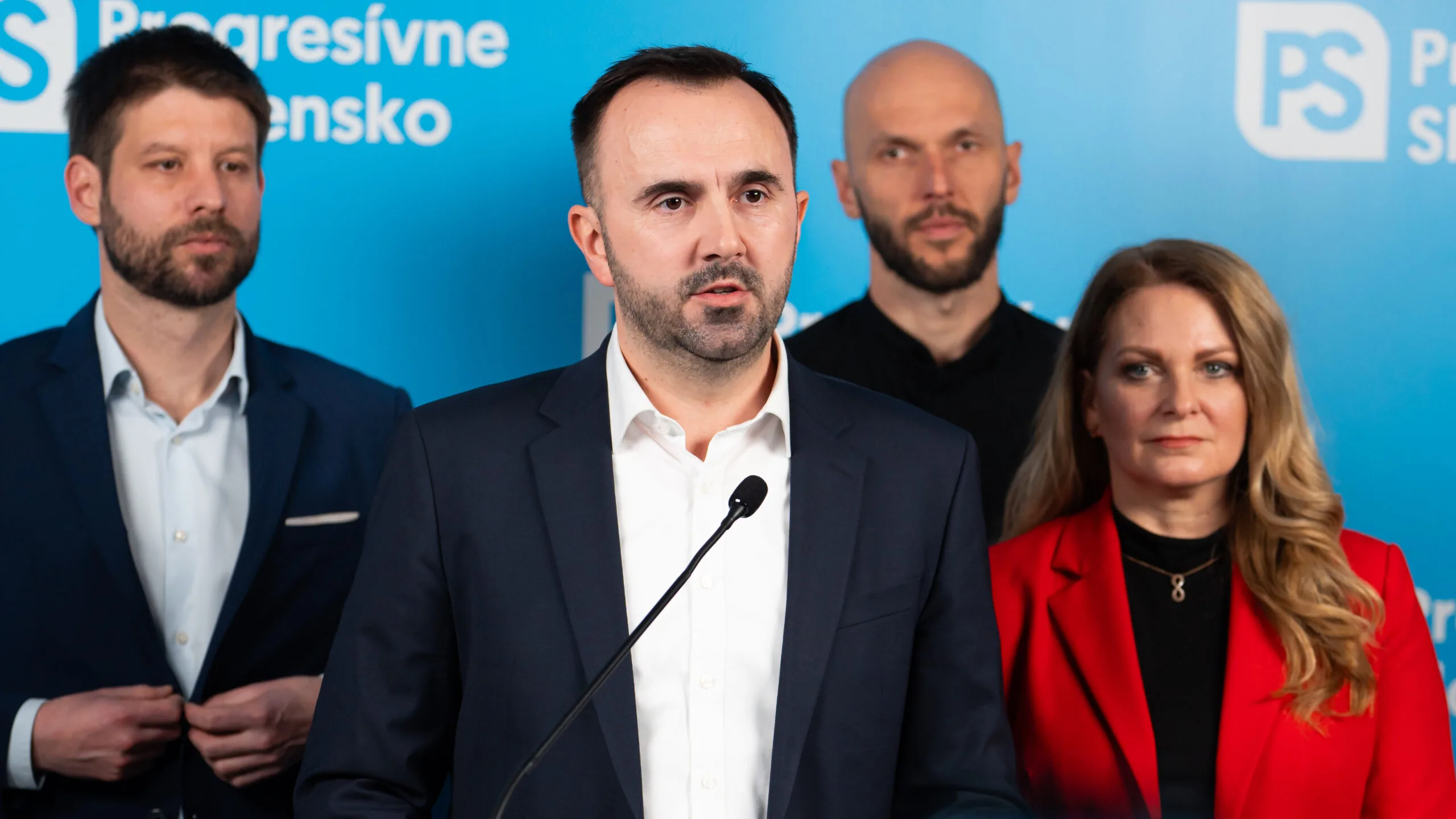 Vláda kvôli svojej neschopnosti opäť odkladá prorastové opatrenia