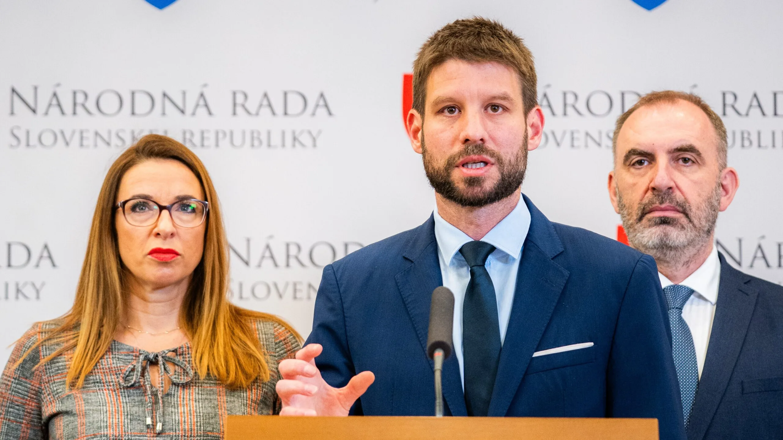 Michal Šimečka: Robert Fico nemôže mlčať
