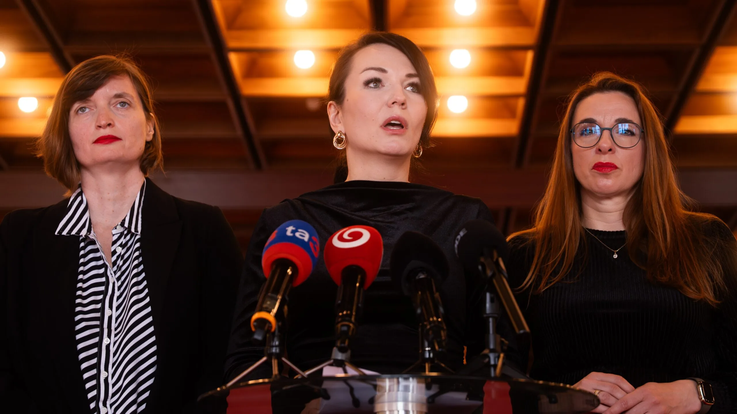 Vláda na ženy roky kašľala. Férové platy priniesol „zlý Brusel“, nie Erik Tomáš