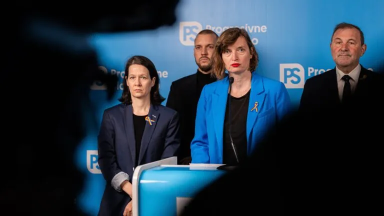 SNS znižuje ochranu seniorov aj osamelých matiek. Pozmeňovák k nájomným bytom je cynický a antisociálny 