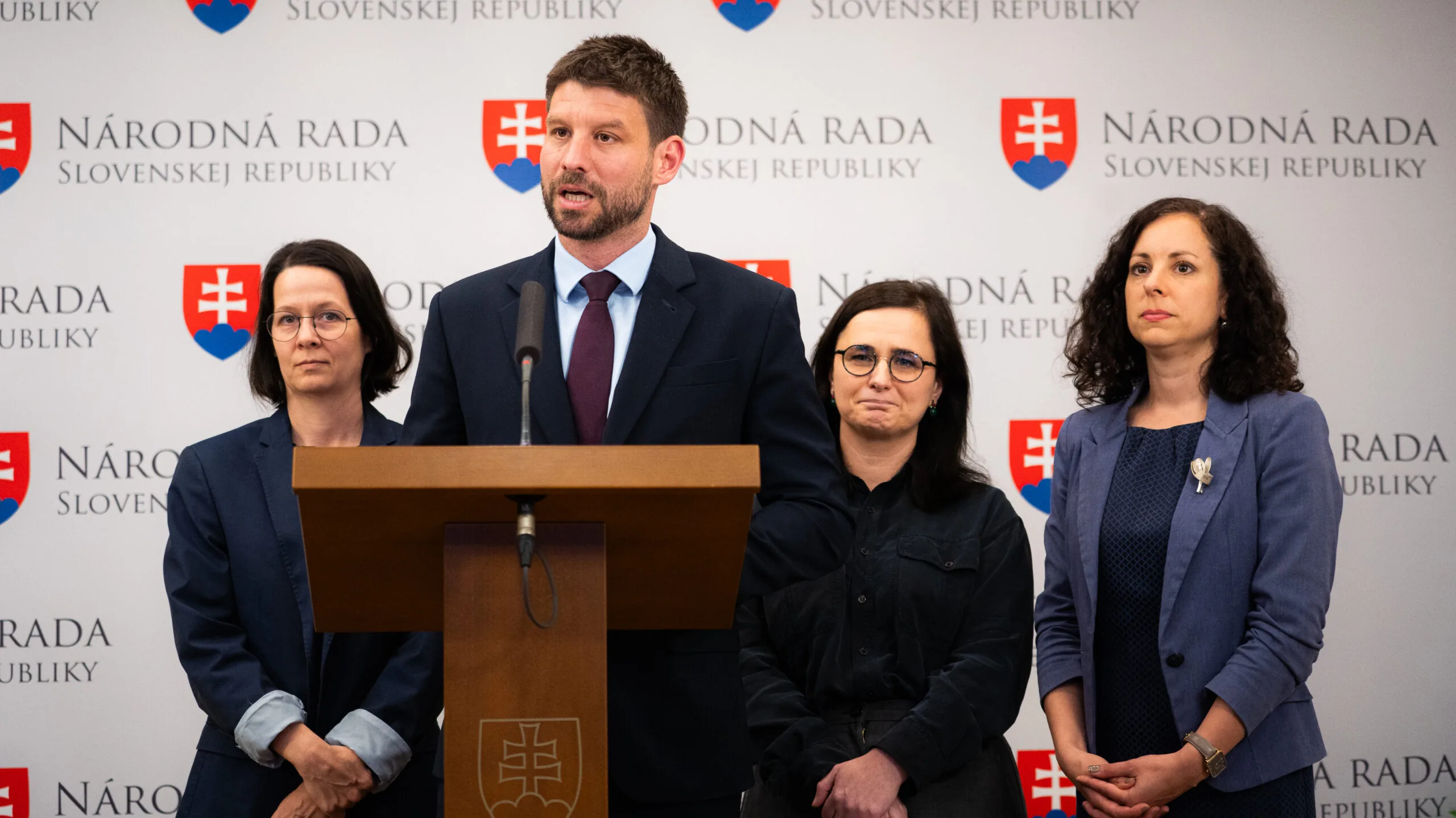 Gašparova obhajoba nemá v parlamente miesto, koalícia stráca zvyšky rešpektu