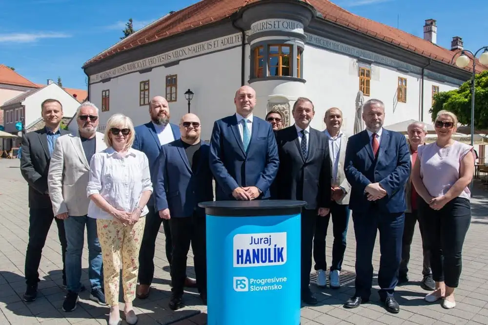 Progresívne Slovensko, Demokrati a OKS spájajú sily v Pezinku