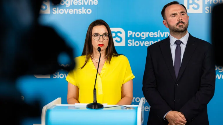 Ďalšie dve hromadné prepúšťania na Slovensku sú výsledkom babráckej Ficovej vlády
