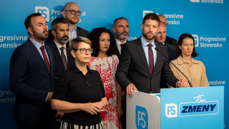 Kaliňákove stíhačky budú oveľa drahšie. Slovensko nepotrebuje túto bandu amatérov 