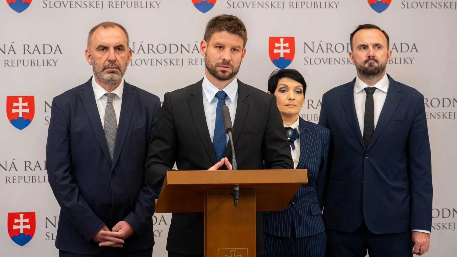 Ceny palív naďalej stúpajú, Smer problém ignoruje a viní EÚ