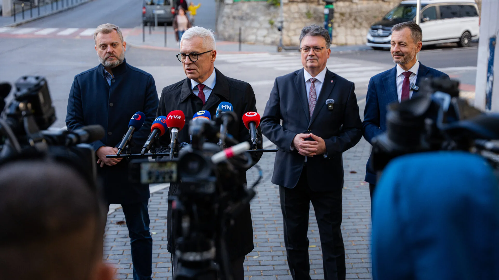 Opozičné strany kritizujú Blanárovu cestu do Moskvy a podajú návrh na jeho odvolanie
