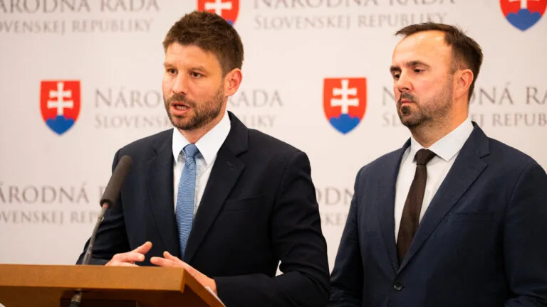 Fico ide oholiť koaličných partnerov. Zmeny v rozpočtovom provizóriu by spustili rabovačku