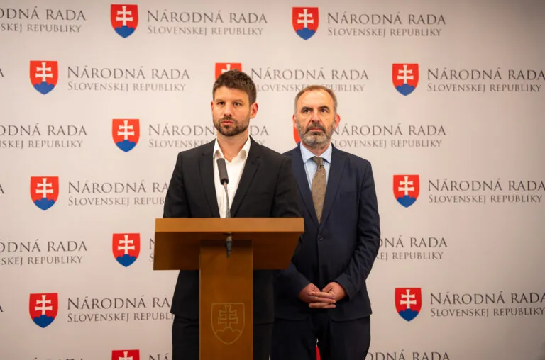 Fico nemá legitimitu na miliardové kšefty s jadrom. Zmluvy necháme preveriť 